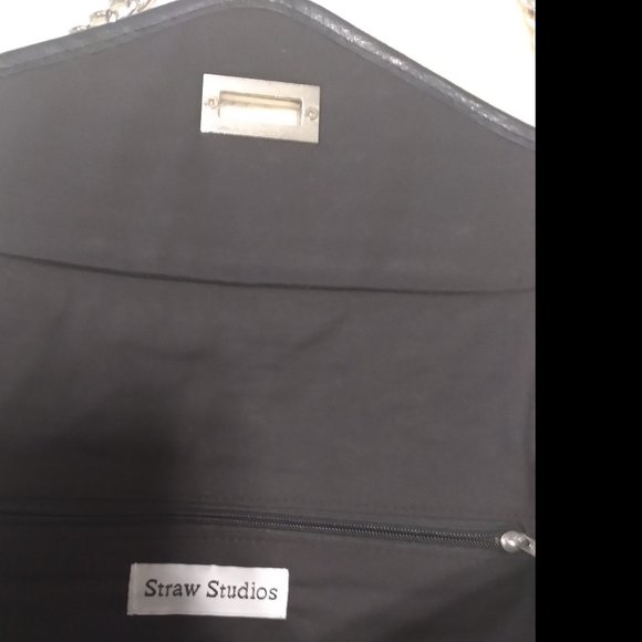 GLITTERY STRAW BLACK AND NATURAL PURSE WITH CHAIN STRAP - Picture 3 of 5